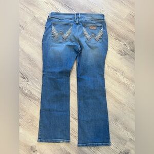 Wrangler Women's Boot Cut Jeans in Blue